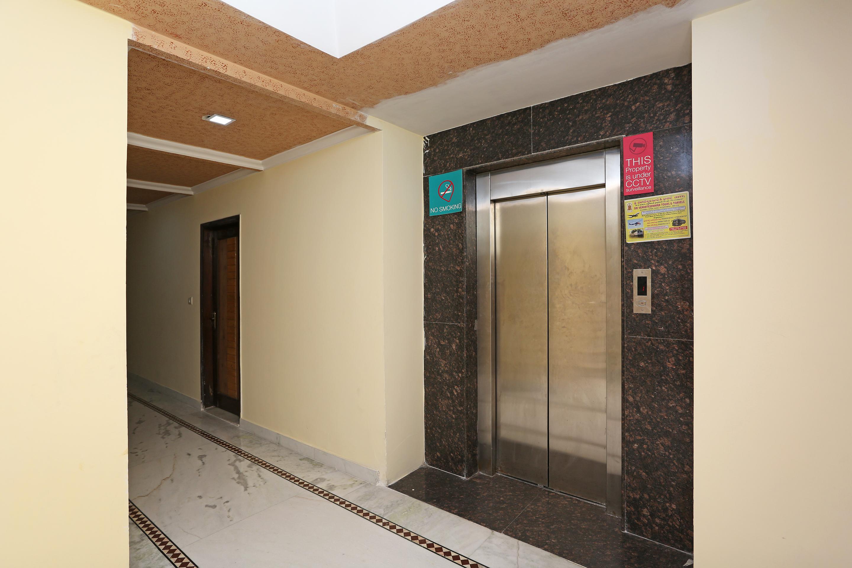 Oyo 337 Hotel Anand Delhi  Exterior foto